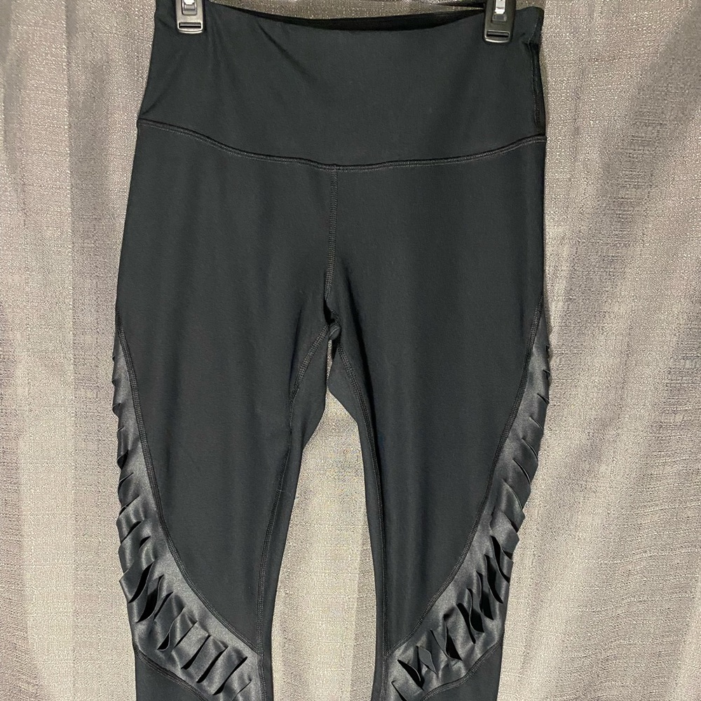 Ankle-length vented leggings